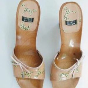 STUART WEITZMAN SIGNATURE DALMATIAN WEDGE SANDALS  7.5 M